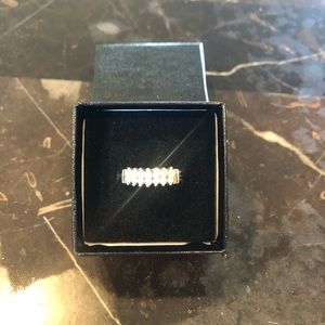 1 carat Diamond ring 10K white gold